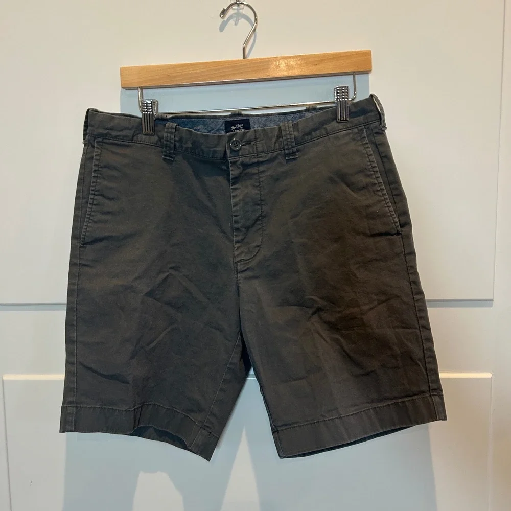 J Crew Flex Chino Shorts Mens 34W Gray Flat Front Casual Summer‎